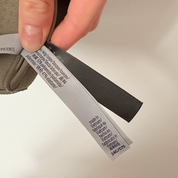 Victoria's Secret VSX Knockout Front Close Sports Bra Size 34C - Picture 7 of 7